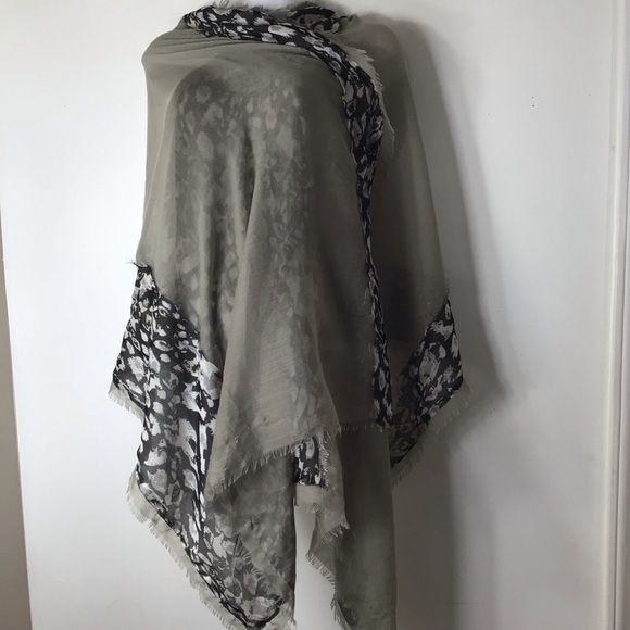 Women scarf - Picture 1 of 5